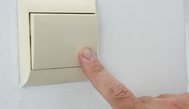 Atenție, se oprește curentul electric! - curent-1480865613.jpg