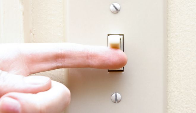 Mai multe zone din Constanța, fără curent electric - curent-1518544019.jpg