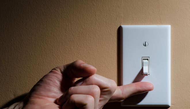Atenție, se oprește curentul electric în mai multe zone din Constanța - curent-1522250595.jpg