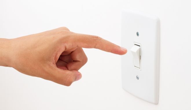 Mai multe zone din Constanța, fără curent electric - curent-1524068994.jpg