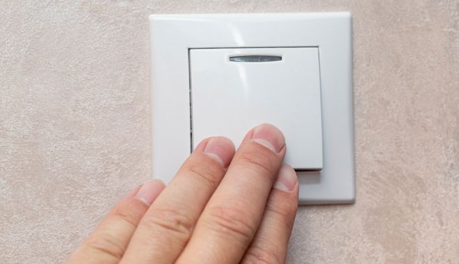 Mai multe străzi din Constanța, fără curent electric - curent-1598799480.jpg