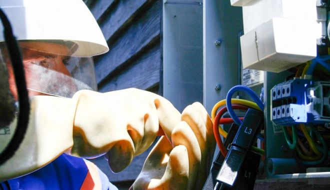Mai multe localităţi din judeţ, fără curent electric - curent-1600012059.jpg