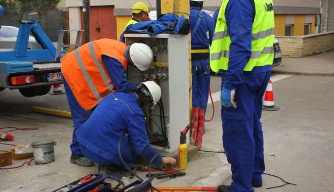 Mai multe zone din Constanţa, fără curent electric - curent-1615834199.jpg