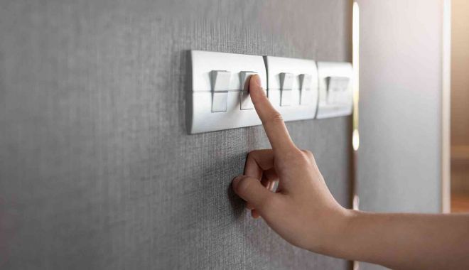 Mai multe străzi din Constanţa, fără curent electric - curent-1616525449.jpg