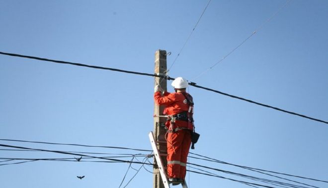 Localităţi care rămân luni fără curent electric