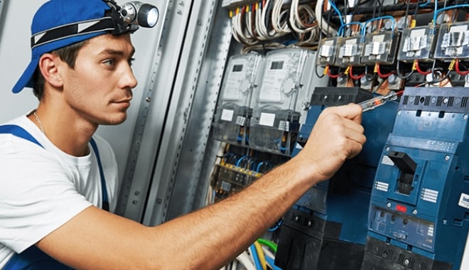 Mai multe blocuri din cartierul Inel II din Constanța, fără curent electric - curent1-1478016378.jpg