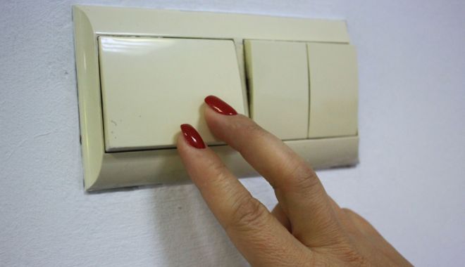 Mai multe zone din Constanța, fără curent electric - curentelectricintrerupator3-1523884603.jpg
