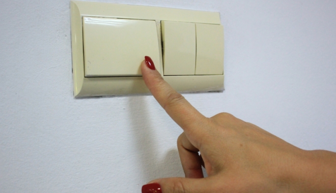 Mai multe blocuri din cartierul Inel II din Constanța,  fără curent electric - curentelectricintrerupator4-1470760426.jpg
