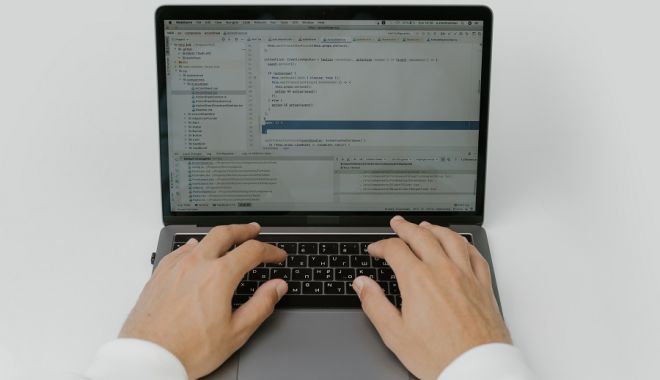 Cursuri programare acreditate vs. mentorat. Ce alegi pentru o carieră în IT? - cursuriprogramareacreditate2-1660648982.jpeg