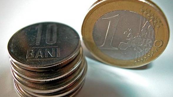 Cursul a atins un nou maxim istoric spre finalul sesiunii - cursvalutarleulsaapreciat-1342709619.jpg