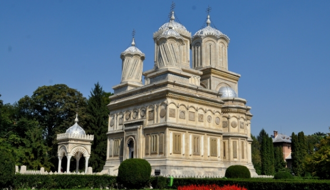 Trenuri suplimentare, sâmbătă, spre Curtea de Argeș - curte-1513347688.jpg