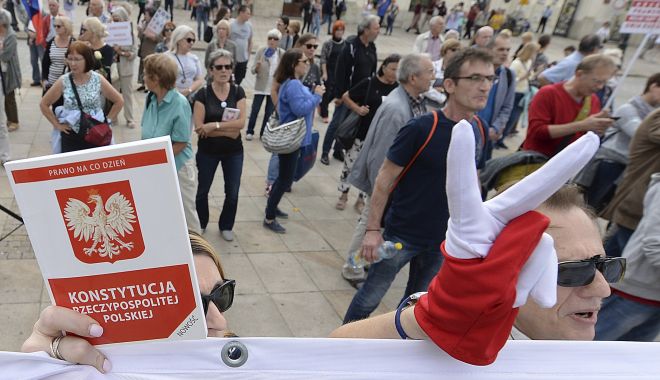 Curtea Supremă poloneză denunță influența politicului în justiție - curtea-1575671735.jpg