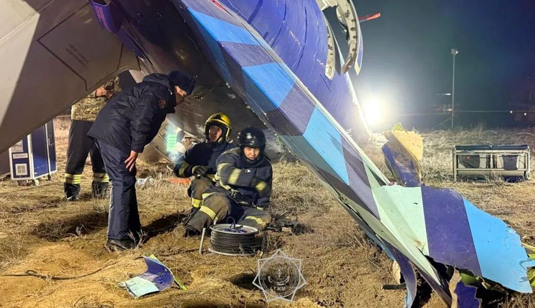 Cutiile negre ale avionului prăbușit în Kazahstan au fost recuperate - cutiile-negre-1735285985.jpg