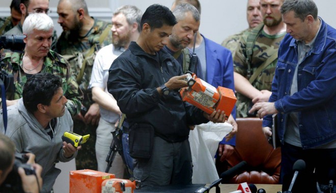 Cutiile negre, decriptate. Care a fost de fapt cauza tragediei aviatice din Ucraina - cutiilenegreavionmalaysiaairline-1406549115.jpg