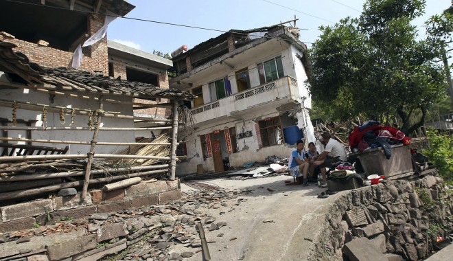 Bilanț devastator  al cutremurului  din China - cutremur-1366588894.jpg
