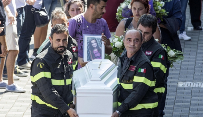 Cutremur Italia. Scrisoare emoționantă a unui pompier  către o fetiță pe care  nu a mai reușit să o salveze - cutremur-1472477402.jpg