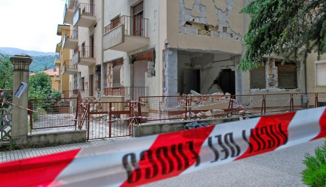 Panică în Napoli, din cauza unui cutremur umat de replici