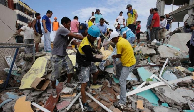 Cutremur în Ecuador: Un bărbat de 72 de ani, salvat de sub dărâmături după 13 zile - cutremurecuador-1462088907.jpg