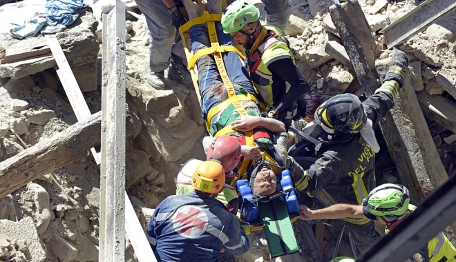 VIDEO ȘI IMAGINI DRAMATICE / 247 DE MORȚI după cutremurul din Italia. Printre victime sunt cinci români - cutremuritalia21-1472109334.jpg