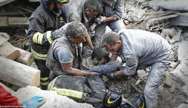 VIDEO ȘI IMAGINI DRAMATICE / 247 DE MORȚI după cutremurul din Italia. Printre victime sunt cinci români - cutremuritalia25-1472109362.jpg