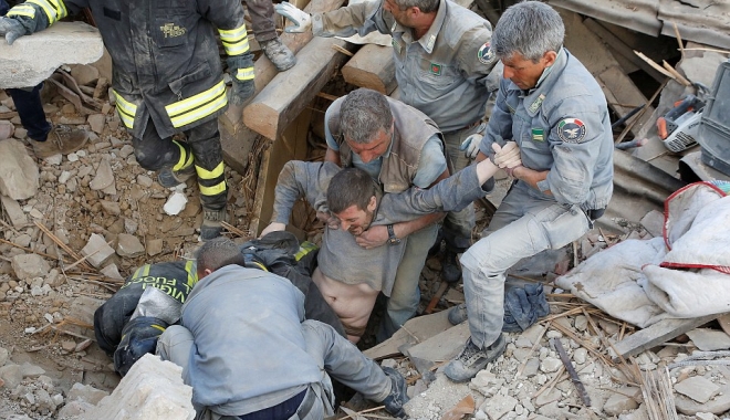 VIDEO ȘI IMAGINI DRAMATICE / 247 DE MORȚI după cutremurul din Italia. Printre victime sunt cinci români - cutremuritalia26-1472109368.jpg