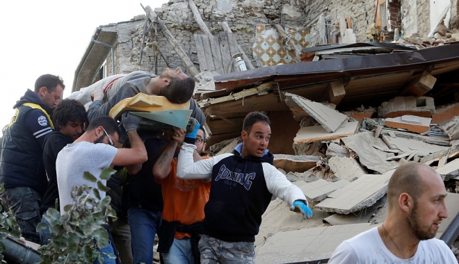 VIDEO ȘI IMAGINI DRAMATICE / 247 DE MORȚI după cutremurul din Italia. Printre victime sunt cinci români - cutremuritalia37-1472109481.jpg