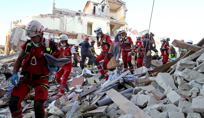 VIDEO ȘI IMAGINI DRAMATICE / 247 DE MORȚI după cutremurul din Italia. Printre victime sunt cinci români - cutremuritalia9-1472109099.jpg