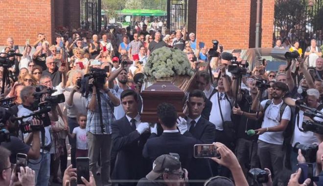 Imagini emoționante de la înmormântarea lui Toto Cutugno: Sicriul a ieșit din biserică pe notele melodiei 'L'Italiano'