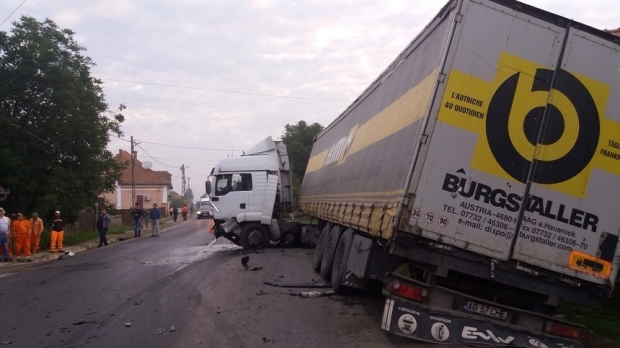 TRAGEDIE RUTIERĂ, SOLDATĂ CU DOI MORȚI! - cv223337100-1533019033.jpg
