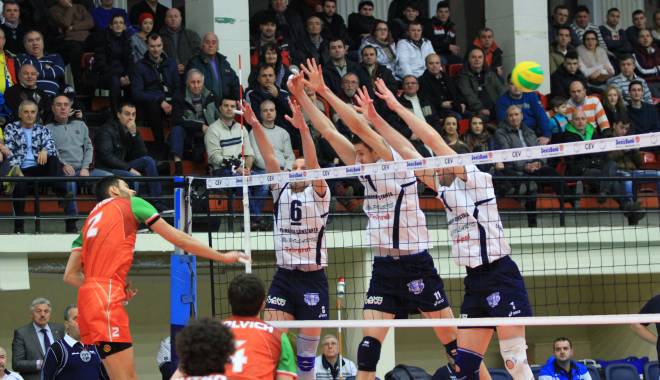 Volei: Diseară, CVM dispută amicalul cu Lukoil Burgas - cvm-1444988871.jpg