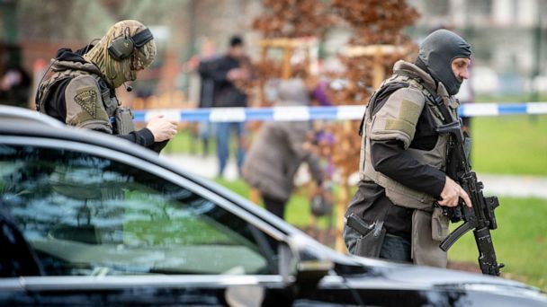 Update. ATAC ARMAT ÎN SPITAL! Bilanț de ultim moment: șase morți! - czechshootingattackhpmain2019121-1575968400.jpg