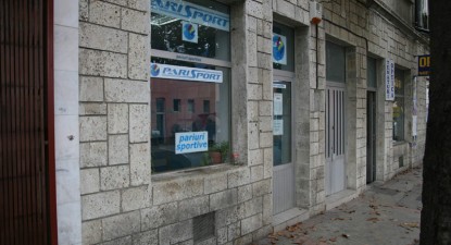 Angajata unei case de pariuri, tâlhărită de trei bărbați - d125042b7551a5f2034940f7238d7a7b.jpg