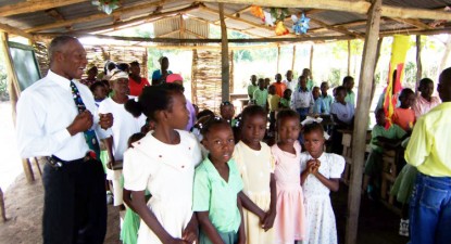Zece americani au fost arestați în Haiti pentru trafic de copii - d50226c539451ce034345d52a69d5460.jpg