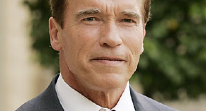 Schwarzenegger, obligat de soție să renunțe la colecția de busturi ale liderilor URSS - d80ecbbbef6ab40a4e53d1ad2c3fc1b2.jpg