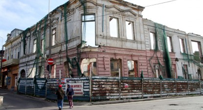 Clădirile abandonate din Peninsulă, bombe cu ceas în inima Constanței - d8a7778ec744ae8e601cb38fff693c81.jpg