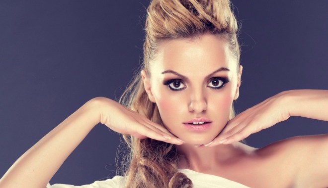 Alexandra STAN, implicată într-un accident rutier! Starea artistei, încă necunoscută - da-1371380707.jpg