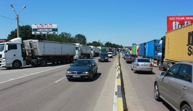 Șoferi, ATENȚIE! Trafic îngreunat între Eforie Sud și Agigea, până la intrarea pe Autostradă - da-1375012855.jpg