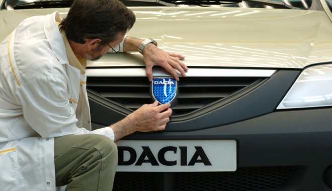 Dacia Logan a împlinit 10 ani - dacialogan3564394677600-1401778499.jpg