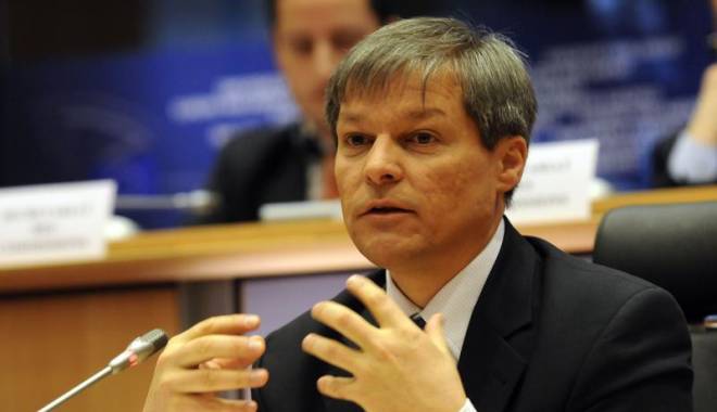 A început ședința de plen a Parlamentului, în care este prezentat Cabinetul Cioloș - dacianciolos-1447759480.jpg
