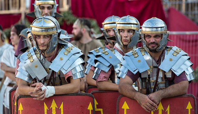 Dacii și romanii se luptă, în week-end, în Parcul Tăbăcărie - daciisiromanii-1503069012.jpg