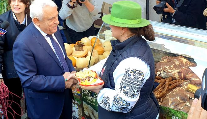 Petre Daea şi Marcel Ciolacu, discuţii cu producătorii de la Târgul de produse agro-alimentare