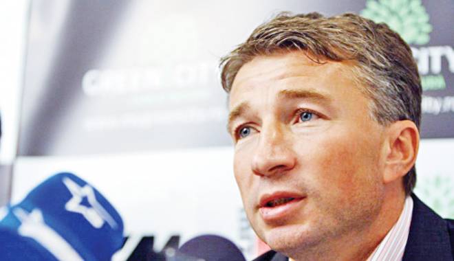 Fotbal / Dan Petrescu a câștigat Cupa Chinei cu Jiangsu Guoxin-Sainty - dan-1448806770.jpg