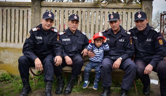 GALERIE FOTO / Carmen Dan, vizită surpriză la Dănuț, băiețelul salvat anul trecut dintr-un puț de 16 metri - dan5-1523117677.jpg