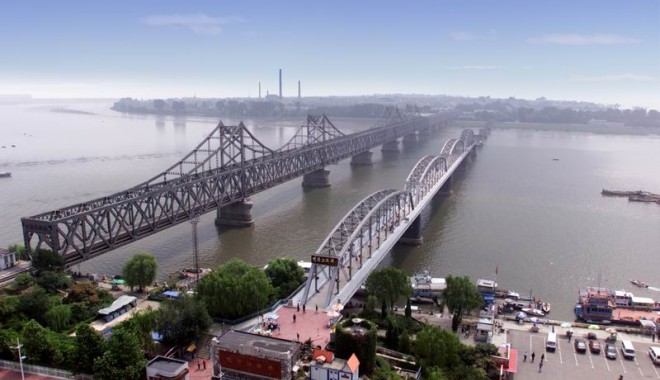 Coreea de Nord a închis cel mai important punct de frontieră cu China - dandong-1365580001.jpg
