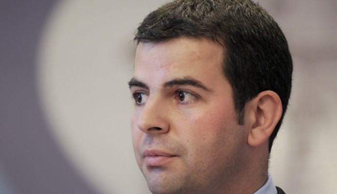 Daniel Constantin: 5% dintre probele de lapte recoltate și analizate au fost găsite pozitive - danielconstantin-1363867482.jpg
