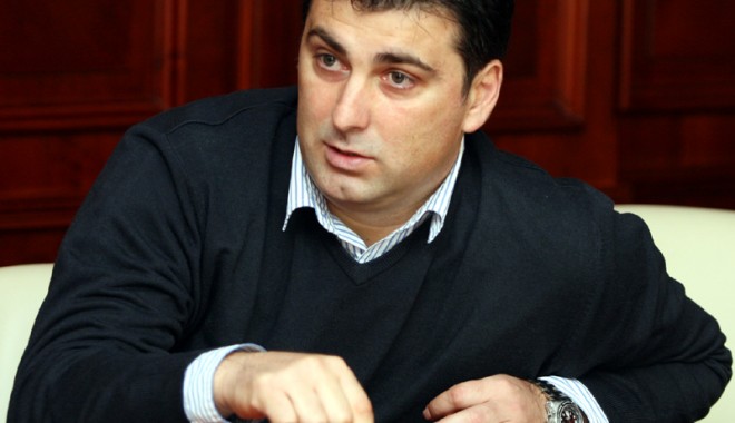 Liberalii, acuzați că vor  mai mult decât li se cuvine! - danpandichi-1349189411.jpg
