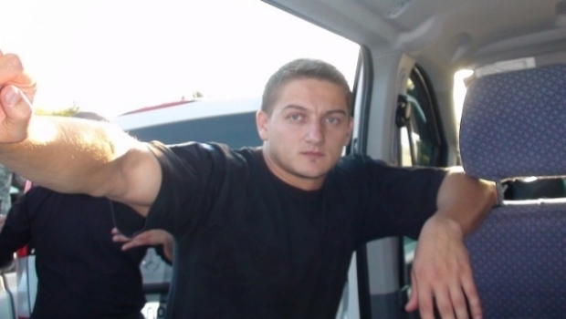 VEȘTI MINUNATE! Starea de sănătate a polițistului tăiat cu sabia s-a îmbunătățit, el vorbind la telefon cu fiicele lui - dansfichipolitist270092008992680-1512595508.jpg