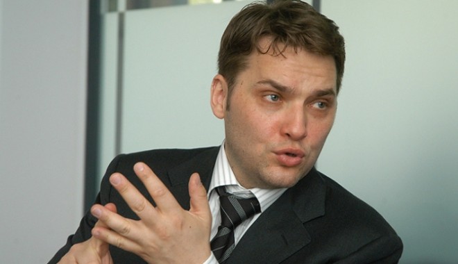 Patru directori din CNADNR au fost revocați din funcție - dansova04702100-1358440900.jpg