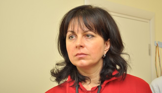 Specialiștii cer reluarea screeningului populației pentru depistarea TBC - danteselena-1354109756.jpg
