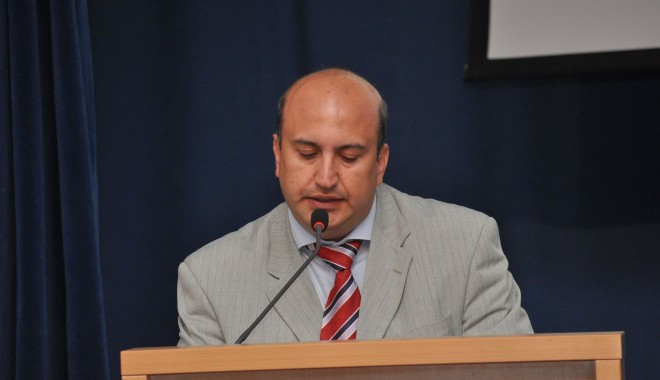 Prof. Dănuț Epure, provocat la o dezbatere publică de prof. Eden Mamut - danutepure2-1327907851.jpg